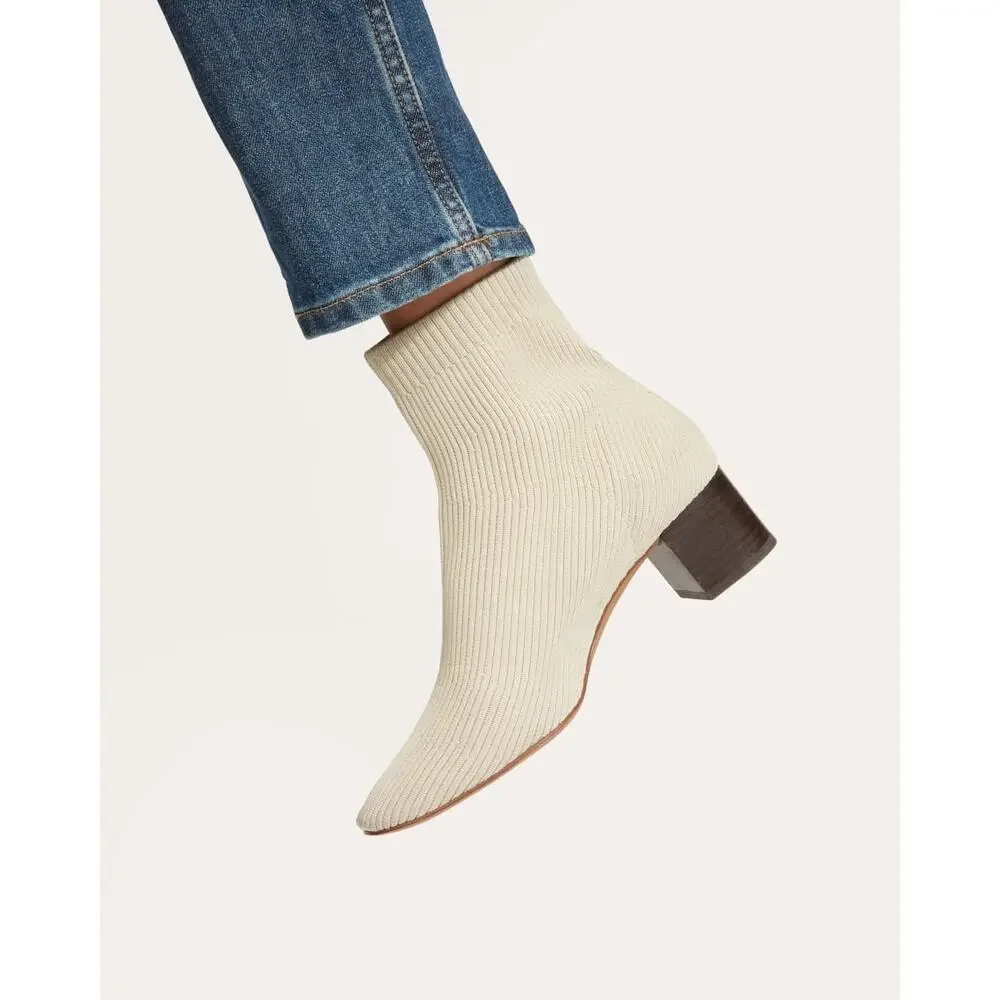 Everlane The Glove Boot in Bone Size 9